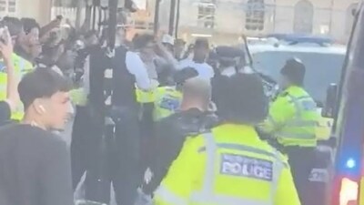 On Oxford Street in Central London, frightened store owners pulled down their shutters with customers still inside when attempted looting happened at around 3pm. (Twitter) On Oxford Street in Central London, frightened store owners pulled down their shutters with customers still inside when attempted looting happened at around 3pm. (Twitter)