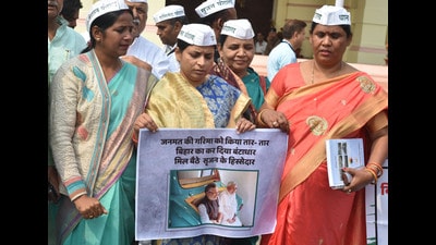 Opposition party legislators demonstrate against the multi-crore scam by Srijan Mahila Vikas Sahyog Samiti, in Patna on March 2, 2020 (Parwaz Khan /HT Photo) Opposition party legislators demonstrate against the multi-crore scam by Srijan Mahila Vikas Sahyog Samiti, in Patna on March 2, 2020 (Parwaz Khan /HT Photo)
