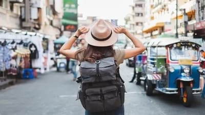 We should set clear boundaries for the workplace by setting up away messages and email responses to let people know that we do not want to be disturbed when we are away on a trip. (Unsplash) We should set clear boundaries for the workplace by setting up away messages and email responses to let people know that we do not want to be disturbed when we are away on a trip. (Unsplash)