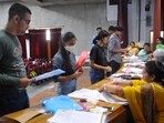 Uttarakhand minister said, “It will be a big gift for the students who have had Hindi as their medium of education.” A file pic of students during MBBS councelling. (Keshav Singh/HT)