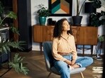 When we have anxious attachment, it can be very difficult to manage the emotions. It takes a lot of self-awareness and effort in making healthy boundaries to keep ourselves away from the triggers. "To heal, you must learn to manage difficult emotions. That’s where his self-regulation comes in. Self-regulation is a crucial skill that helps you to manage your emotions, thoughts, and behaviors effectively," wrote Therapist Israa Nasir. She further shared a few self-regulation tips.