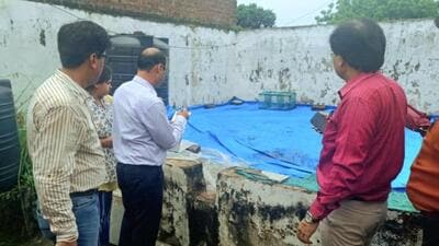 Chandigarh engineering department officials inspected the dilapidated houses in Sector 24 recently. (HT File) Chandigarh engineering department officials inspected the dilapidated houses in Sector 24 recently. (HT File)