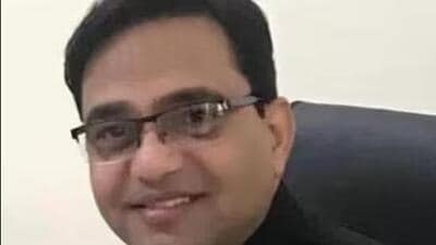 Jhajjar district bar association president Ajit Solanki said the government is making all attempts to suppress the last pillar- judiciary- and they will not tolerate such tactics used by the government. (HT)