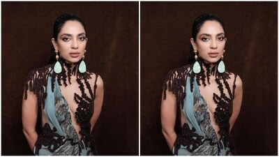 Assisted by makeup artist Shraddha Mishra, Sobhita decked up in nude eyeshadow, black eyeliner, black kohl, mascara-laden eyelashes, feathered eyebrows, contoured cheeks and a shade of nude lipstick. (Instagram/@sobhitad) Assisted by makeup artist Shraddha Mishra, Sobhita decked up in nude eyeshadow, black eyeliner, black kohl, mascara-laden eyelashes, feathered eyebrows, contoured cheeks and a shade of nude lipstick. (Instagram/@sobhitad)
