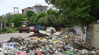 Gurugram residents protest against irregular waste collection