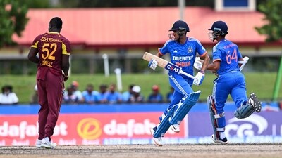 India's Yashasvi Jaiswal (R) and Shubman Gill (C) in action. (AFP) India's Yashasvi Jaiswal (R) and Shubman Gill (C) in action. (AFP)