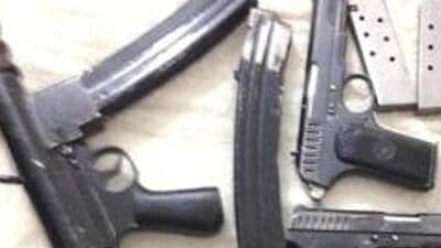 Police seized a consignment of 21 pistols from the suspect. (Representational image/ HT Archive) Police seized a consignment of 21 pistols from the suspect. (Representational image/ HT Archive)