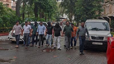 The police on Friday night arrested Mridul Johsi, 45, and his brother Abhishek Alias Anshuman, who is still at large and also arrested eleven more employees including a team leader and a designer who used to design advertisements for the frauds (HT Photo) The police on Friday night arrested Mridul Johsi, 45, and his brother Abhishek Alias Anshuman, who is still at large and also arrested eleven more employees including a team leader and a designer who used to design advertisements for the frauds (HT Photo)