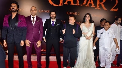 Besides Sunny Deol and Ameesha Patel, Gadar 2 also stars Utkarsh Sharma as Tara Singh and Sakeena's son Charanjeet. Simrat Kaur is cast opposite Utkarsh in the film which also stars Manish Wadhwa, Gaurav Chopra and Luv Sinha.&nbsp; 