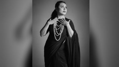 She styled her hair in a low ponytail and her jewellery choice was a layered long pearl necklace that perfectly complemented her saree look. (Instagram/@amratasoni) She styled her hair in a low ponytail and her jewellery choice was a layered long pearl necklace that perfectly complemented her saree look. (Instagram/@amratasoni)