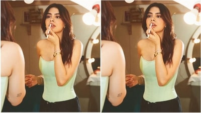Assisted by makeup artist Tanvi Chemburkar, Khushi got decked up in nude eyeshadow, mascaraed lashes, winged eyeliner, darkened eyebrows, contoured cheeks and a shade of nude lipstick. (Instagram/@mohitrai)