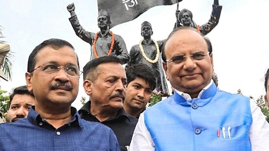 Delhi CM Arvind Kejriwal (L) and Lieutenant governor VK Saxena (Raj K Raj/HT Photo)