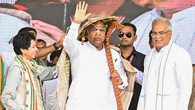 Congress president Mallikarjun Kharge with Chhattisgarh chief minister Bhupesh Baghel during the 'Bharose Ka Sammelan' in Janjgir-Champa district on Sunday. (CMO Chhattisgarh) Congress president Mallikarjun Kharge with Chhattisgarh chief minister Bhupesh Baghel during the 'Bharose Ka Sammelan' in Janjgir-Champa district on Sunday. (CMO Chhattisgarh)