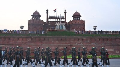 Army personnel during full dress rehearsal for the celebrations of 77th Independence Day, at Red For, in New Delhi, India, on Sunday. (Photo by Sanjeev Verma/ Hindustan Times) Army personnel during full dress rehearsal for the celebrations of 77th Independence Day, at Red For, in New Delhi, India, on Sunday. (Photo by Sanjeev Verma/ Hindustan Times)