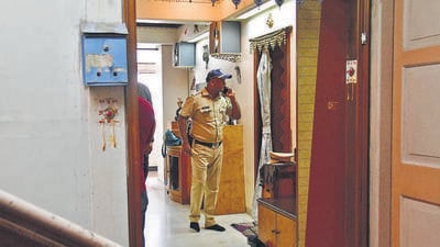 Mumbai, India – Aug 13, 2023: Mumbai Police investigate at Crime spot, Surekha Agarwal resident who was killed by Robbers, at Yoosuf Manzil, Tardeo, in Mumbai, India, on Sunday, Aug 13, 2023. (Photo by Bhushan Koyande/HT Photo) (Hindustan Times) Mumbai, India – Aug 13, 2023: Mumbai Police investigate at Crime spot, Surekha Agarwal resident who was killed by Robbers, at Yoosuf Manzil, Tardeo, in Mumbai, India, on Sunday, Aug 13, 2023. (Photo by Bhushan Koyande/HT Photo) (Hindustan Times)