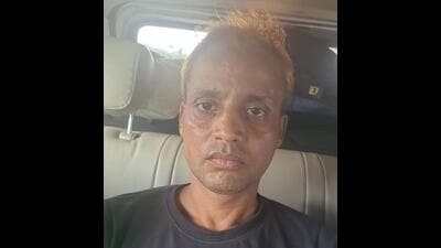 Raj Tilak Roushan, the deputy commissioner of police (crime branch), said that the officers of Unit 10 traced the accused within a few hours after the police control room received the call at midnight on Sunday. “The accused appears to be suffering from learning disability,” an officer from the crime branch said. “Further investigation is underway.” (HT PHOTO)