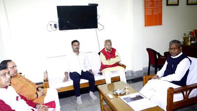 Senior AJSU leaders, led by president Sudesh Mahto, reached the BJP headquarters and held a closed-door meeting (HT Photo) Senior AJSU leaders, led by president Sudesh Mahto, reached the BJP headquarters and held a closed-door meeting (HT Photo)