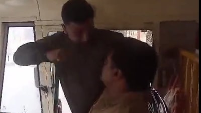 KSRTC bus driver assaulted by a biker in Karnataka's Mysuru. Video KSRTC bus driver assaulted by a biker in Karnataka's Mysuru. Video