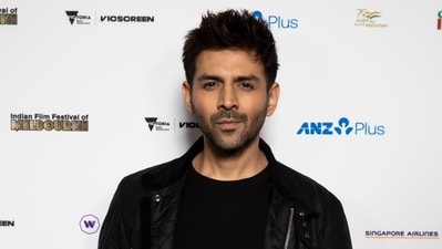 Kartik Aaryan was also present at the film festival. His film Satyaprem Ki Katha earlier had a fan screening where he had even received a marriage proposal from a girl. Kartik Aaryan was also present at the film festival. His film Satyaprem Ki Katha earlier had a fan screening where he had even received a marriage proposal from a girl. 