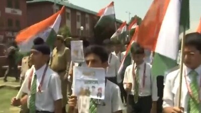 School students participate in ‘Har Ghar Tiranga’ rally in Srinagar (ANI)