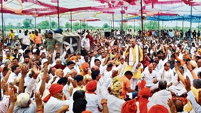 A mahapanchayat in Palwal on Sunday. (HT Photo) A mahapanchayat in Palwal on Sunday. (HT Photo)