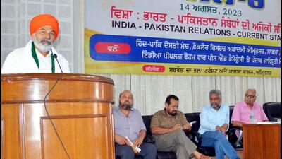Farmer leader Rakesh Tikait during the 28th India-Pakistan Friendship Festival in Amritsar. (HT Photo) Farmer leader Rakesh Tikait during the 28th India-Pakistan Friendship Festival in Amritsar. (HT Photo)