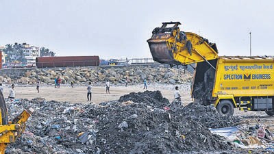 Mumbai, India - Aug. 14, 2023:Citizens and citizen group of Juhu Koliwada have complained that contractor appointed to clean Juhu beach is dumping heaps and heaps of waste at Juhu Koliwada beach after cleaning the Juhu beach, in Mumbai, India, on Monday, August 14, 2023. (Photo by Anshuman Poyrekar/ Hindustan Times) (Hindustan Times)