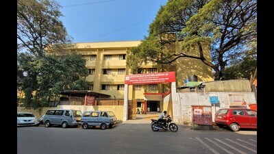 PMC commissioner Vikram Kumar has appointed a three-member committee to probe the incident involving the dean of Bharat Ratna Atal Bihari Vajpayee Medical College (HT FILE PHOTO) PMC commissioner Vikram Kumar has appointed a three-member committee to probe the incident involving the dean of Bharat Ratna Atal Bihari Vajpayee Medical College (HT FILE PHOTO)