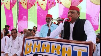 SP national president Akhilesh Yadav in U.P.’s Mainpuri district on August 14. (HT photo) SP national president Akhilesh Yadav in U.P.’s Mainpuri district on August 14. (HT photo)