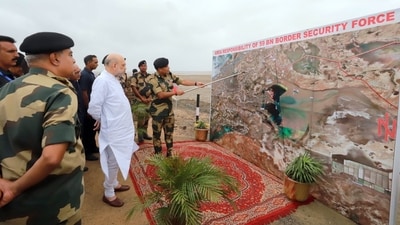 Home Minister Amit Shah with BSF commanders on the Indo-Pak border in Kutch on August 12.