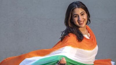 Actor Sara Ali Khan poses for HT City exclusively on the 75th Independence Day. (Photo by Satish Bate/ Hindustan Times) (Hindustan Times) Actor Sara Ali Khan poses for HT City exclusively on the 75th Independence Day. (Photo by Satish Bate/ Hindustan Times) (Hindustan Times)
