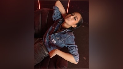 Acing the denim-on-denim trend, Jennie slipped into a dark blue denim shirt and black jeans. She styled it with bold kohl-lined eyes, a printed scarf and a black belt. (Instagram/@calvinklein) Acing the denim-on-denim trend, Jennie slipped into a dark blue denim shirt and black jeans. She styled it with bold kohl-lined eyes, a printed scarf and a black belt. (Instagram/@calvinklein)