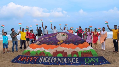 Students of Sudarsan Sand Art School creates a sand sculpture showing Chandrayaan 3 and wishing the 77the Independence Day. (PTI) Students of Sudarsan Sand Art School creates a sand sculpture showing Chandrayaan 3 and wishing the 77the Independence Day. (PTI)