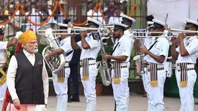 Prime Minister Narendra Modi inspecting a guard of honour at the Red Fort. (AFP) Prime Minister Narendra Modi inspecting a guard of honour at the Red Fort. (AFP)