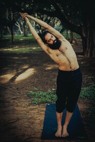 Triayaka Tadasana (Swaying Palm Tree Pose) (Himalayan Siddha Akshar) Triayaka Tadasana (Swaying Palm Tree Pose) (Himalayan Siddha Akshar)