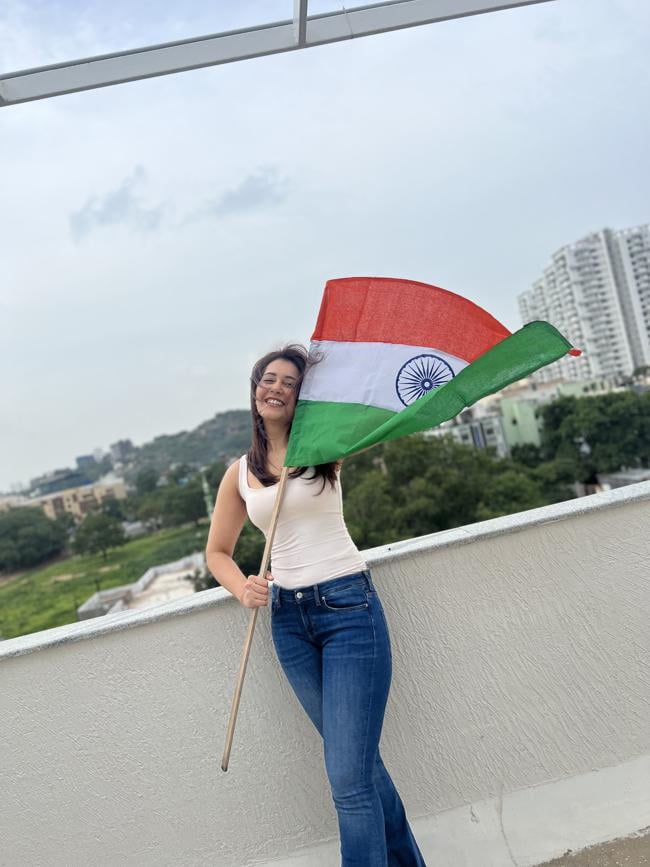 Raashii Khanna reveals her favourite patriotic song is Aye Mere Watan Ke Logon .