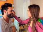 Manisha Rani fussed over Abhishek Malhan at the hospital.