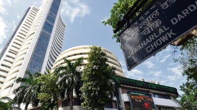Sensex closes 66 points lower at 52,586; Nifty ends session at 15,763 points (MINT_PRINT) Sensex closes 66 points lower at 52,586; Nifty ends session at 15,763 points (MINT_PRINT)