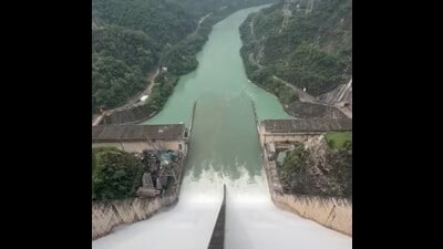 Bhakra Dam received inflow of 45,509 cusecs and 68,844 cusecs of water was released on Wednesday as the water level in the reservoir is rising fast and touched 1,677 feet, three feet short of the maximum capacity of 1,680 feet Bhakra Dam received inflow of 45,509 cusecs and 68,844 cusecs of water was released on Wednesday as the water level in the reservoir is rising fast and touched 1,677 feet, three feet short of the maximum capacity of 1,680 feet