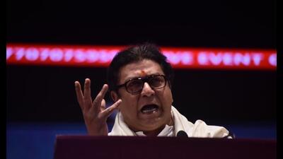 MNS Chief Raj Thackeray speaks during "Nirdhar Melava" on potholes-ridden Mumbai- Goa Highway, at Krantiveer Vasudev Balwant Phadke Auditorium, in Panvel, on Wednesday. (Bachchan Kumar / HT PHOTO)