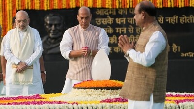 Speaker Om Birla, Union defence minister Rajnath Singh and home minister Amit Shah paid tribute to former Prime Minister Atal Bihari Vajpayee on his death anniversary at his memorial Sadaiv Atal, in New Delhi on Wednesday. Vajpayee was the first non-Congress prime minister to have served a full term in office. (PTI) Speaker Om Birla, Union defence minister Rajnath Singh and home minister Amit Shah paid tribute to former Prime Minister Atal Bihari Vajpayee on his death anniversary at his memorial Sadaiv Atal, in New Delhi on Wednesday. Vajpayee was the first non-Congress prime minister to have served a full term in office. (PTI)