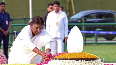 President Droupadi Murmu pays tribute at Sadaiv Atal, samadhi of former PM Atal Bihari Vajpayee, on his death anniversary, in Delhi (ANI) President Droupadi Murmu pays tribute at Sadaiv Atal, samadhi of former PM Atal Bihari Vajpayee, on his death anniversary, in Delhi (ANI)