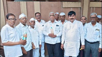 Residents of housing societies in Chikhali have complained to civic chief demanding a permanent solution to their receiving contaminated water from PCMC pipeline. (HT) Residents of housing societies in Chikhali have complained to civic chief demanding a permanent solution to their receiving contaminated water from PCMC pipeline. (HT)