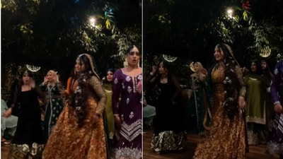 Snapshot of the bride dancing with her friends to What Jhumka. (Instagram/@One Kahani) Snapshot of the bride dancing with her friends to What Jhumka. (Instagram/@One Kahani)