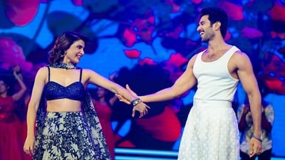 Apart from Samantha and Vijay's dance performance, music director Hesham Abdul Wahab also performed on stage besides Sid Sriram, Javed Ali, Anurag Kulkarni, Hari Charan, Chinmayi, Hari Shankar, Padmaja Sreenivasan, Divya S Menon, and Bhavana Isvi. Apart from Samantha and Vijay's dance performance, music director Hesham Abdul Wahab also performed on stage besides Sid Sriram, Javed Ali, Anurag Kulkarni, Hari Charan, Chinmayi, Hari Shankar, Padmaja Sreenivasan, Divya S Menon, and Bhavana Isvi. 