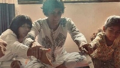 Mandira Bedi and her kids perform a havan for late filmmaker Raj Kaushal.