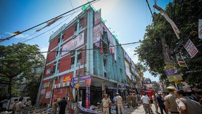 A massive fire broke out at a coaching centre in Mukherjee Nagar in north Delhi on June 15 where 61 students were injured even as they tried to escape the four-storey commercial building occupied by hundreds. (Sanchit Khanna/HT Photo) A massive fire broke out at a coaching centre in Mukherjee Nagar in north Delhi on June 15 where 61 students were injured even as they tried to escape the four-storey commercial building occupied by hundreds. (Sanchit Khanna/HT Photo)