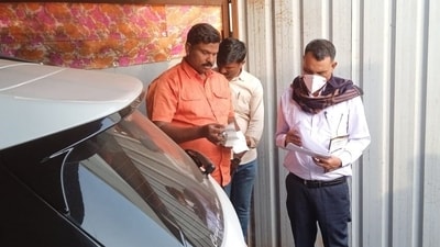 Around 200 officials from the Lokayukta have been involved in the searches since this morning. (ANI) Around 200 officials from the Lokayukta have been involved in the searches since this morning. (ANI)