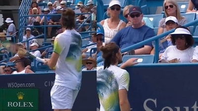 Stefanos Tsitsipas had an annoying moment.