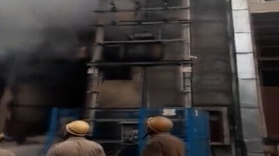 Fire breaks out in Delhi's Bawana area. (ANI) Fire breaks out in Delhi's Bawana area. (ANI)